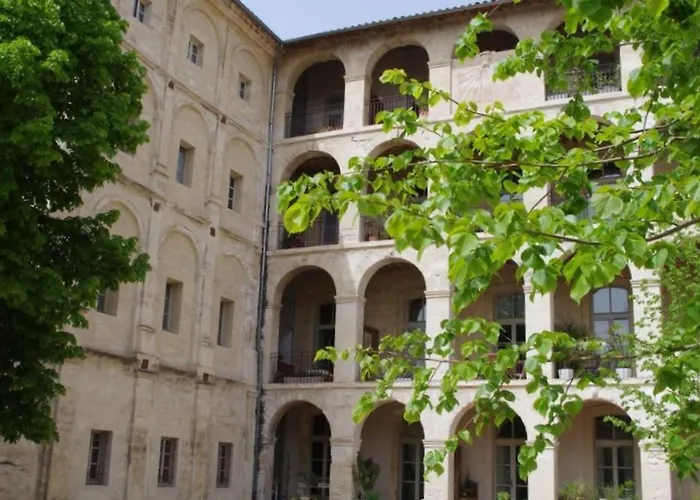 Clos des Arts Suspendus