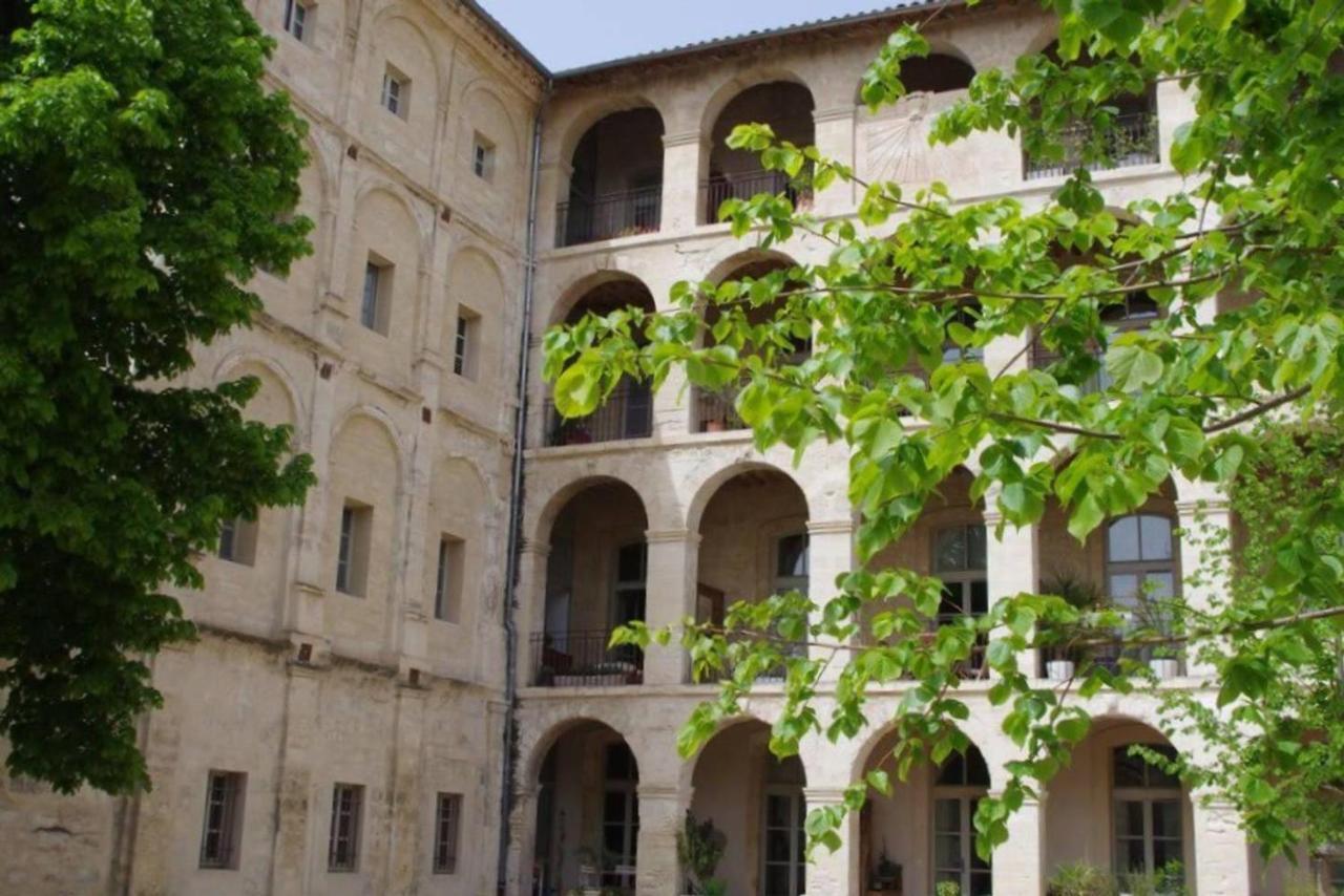 75m² 2 Slaapkamer, 1 Privé Badkamer In Stadscentrum Appartement Avignon