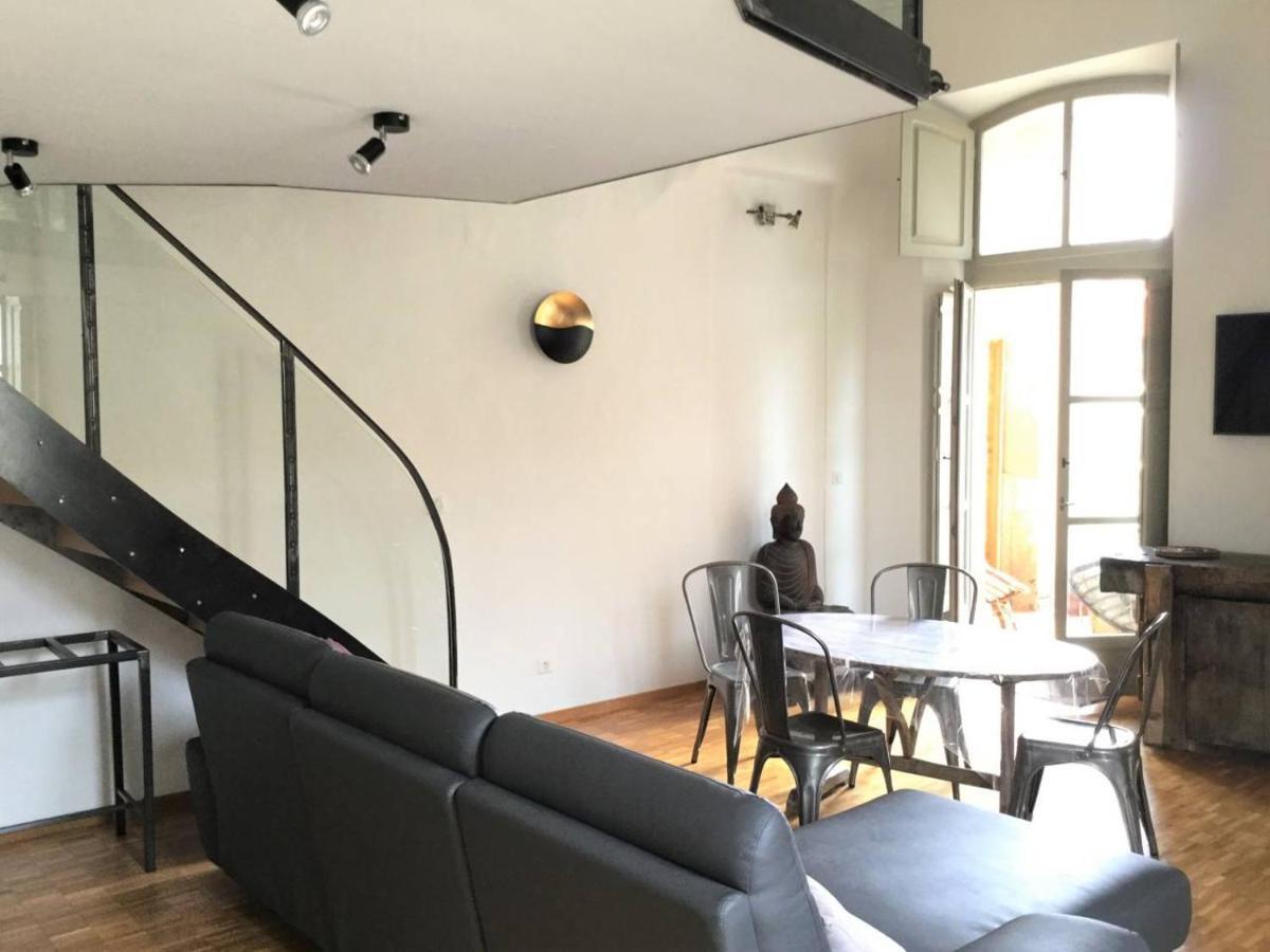 75m² 2 Slaapkamer, 1 Privé Badkamer In Stadscentrum Appartement *